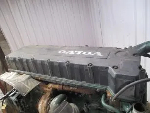 20549115 VOLVO Клапанная крышка