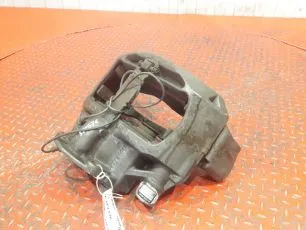9604200601 MERCEDES Суппорт передний правый