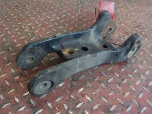 25379010 VOLVO Кронштейн торсиона левый