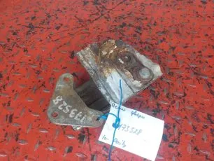 504027553 IVECO Петля двери нижняя