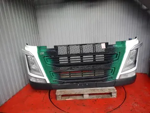 Бампер передний VOLVO