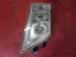 82304599 VOLVO Фара левая