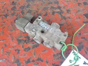 1626101 VOLVO Кран уровня пола