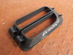 M3100139 MARSHALL Решетка в бампер правая