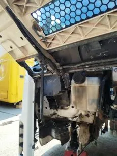 1383888 SCANIA Петля капота