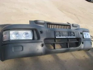 504049813 IVECO Бампер передний