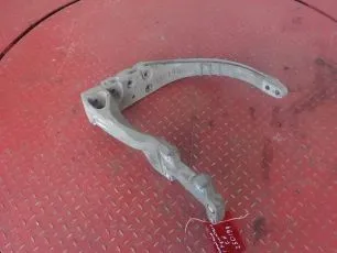 21638271 VOLVO Кронштейн глушителя