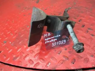 9304295440 MERCEDES Кронштейн ресивера