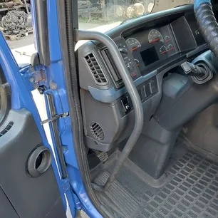 20820772 VOLVO Поручень