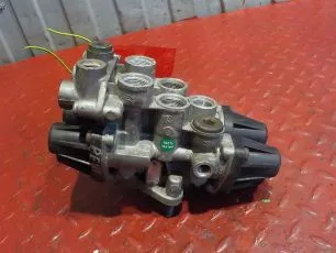5010525808 RENAULT Кран 4-х контурный