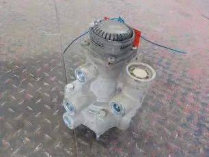 20424431 VOLVO Кран управления тормозами прицепа