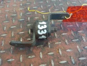 5010570047 RENAULT Подушка радиатора