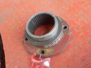 5001843761 RENAULT Фланец КПП