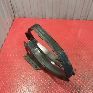 20702112 VOLVO Кронштейн топливного бака