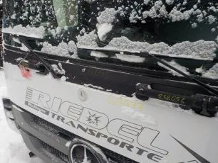 9436980762 MERCEDES Накладка лобового стекла