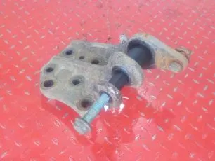 9303172142 MERCEDES Кронштейн торсиона правый