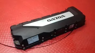 21622592 VOLVO Клапанная крышка