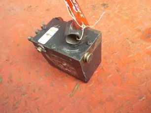 5010615920 RENAULT Насос подъема кабины