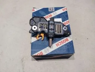 F00MA45251 BOSCH Реле регулятор генератора