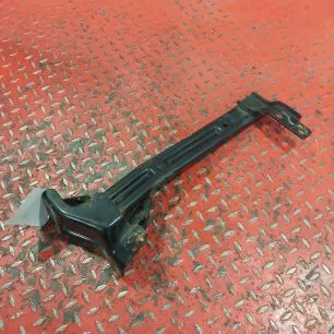 82649153 VOLVO Кронштейн корпуса подножки левый