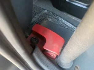 9418900575 MERCEDES Ручка бардачка правого