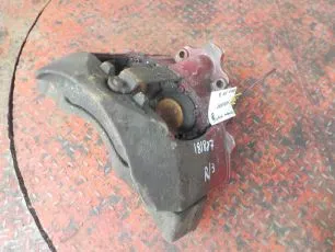 20526990 VOLVO Суппорт задний правый