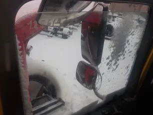7200018 MERCEDES Стекло двери левое