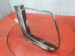 20703587 VOLVO Кронштейн топливного бака