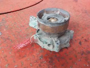 20921951 VOLVO Насос водяной