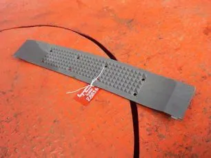 504273162 IVECO Подножка бампера