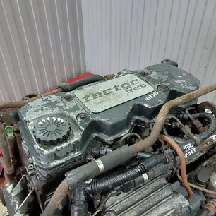 4895909 IVECO Клапанная крышка