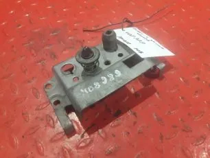 9437500584 MERCEDES Ответная часть замка капота