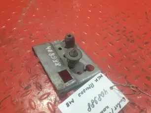 9437500484 MERCEDES Ответная часть замка капота