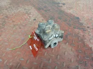 5010216965 RENAULT Кран 4-х контурный