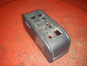 504266735 IVECO Консоль