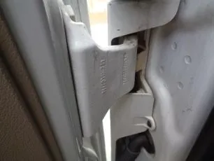 9607220044 MERCEDES Петля двери