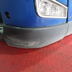 20529742 VOLVO Угол бампера правый
