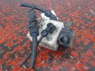 21083662 VOLVO Кран уровня пола