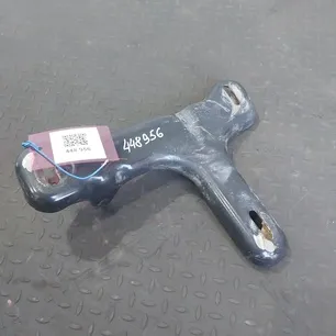 81416105670 MAN Кронштейн бампера правый