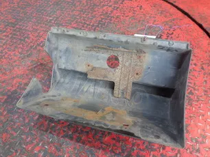 41218984 IVECO Накладка крыла правая
