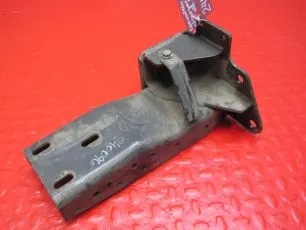 9305201433 MERCEDES Кронштейн подножки верхней левой
