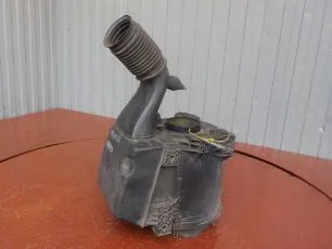 9705280506 MERCEDES Корпус воздушного фильтра