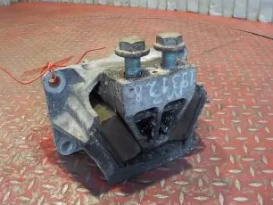 9412417113 MERCEDES Опора двигателя