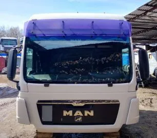 81624500071 MAN Стекло лобовое