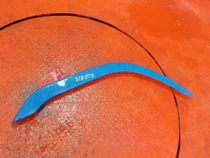 20529684 VOLVO Накладка крыла правая