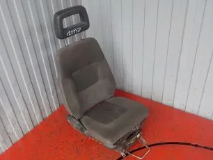 7485130980 RENAULT Сиденье правое