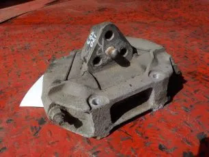 1613624 VOLVO Опора двигателя