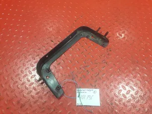 1062130 VOLVO Кронштейн корпуса подножки правый