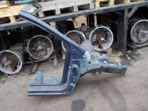 1687511 FORD Лонжерон передний правый