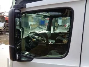 9607200218 MERCEDES Стекло двери левое